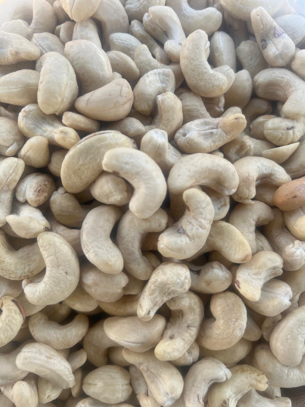 Raw Cashew Nuts – Whole